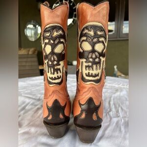 LEATHER 9 CORRAL SKULL WESTERN BOOTS